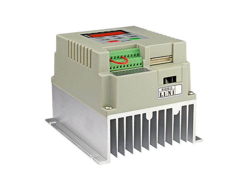 200N單相水泵變頻器，220V供水變頻器，恒壓供水變頻器