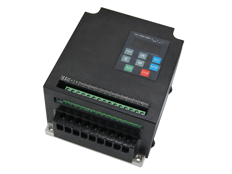 DFL500D通用變頻器，小體變頻器，變頻調(diào)速器，變頻器生產(chǎn)廠(chǎng)家